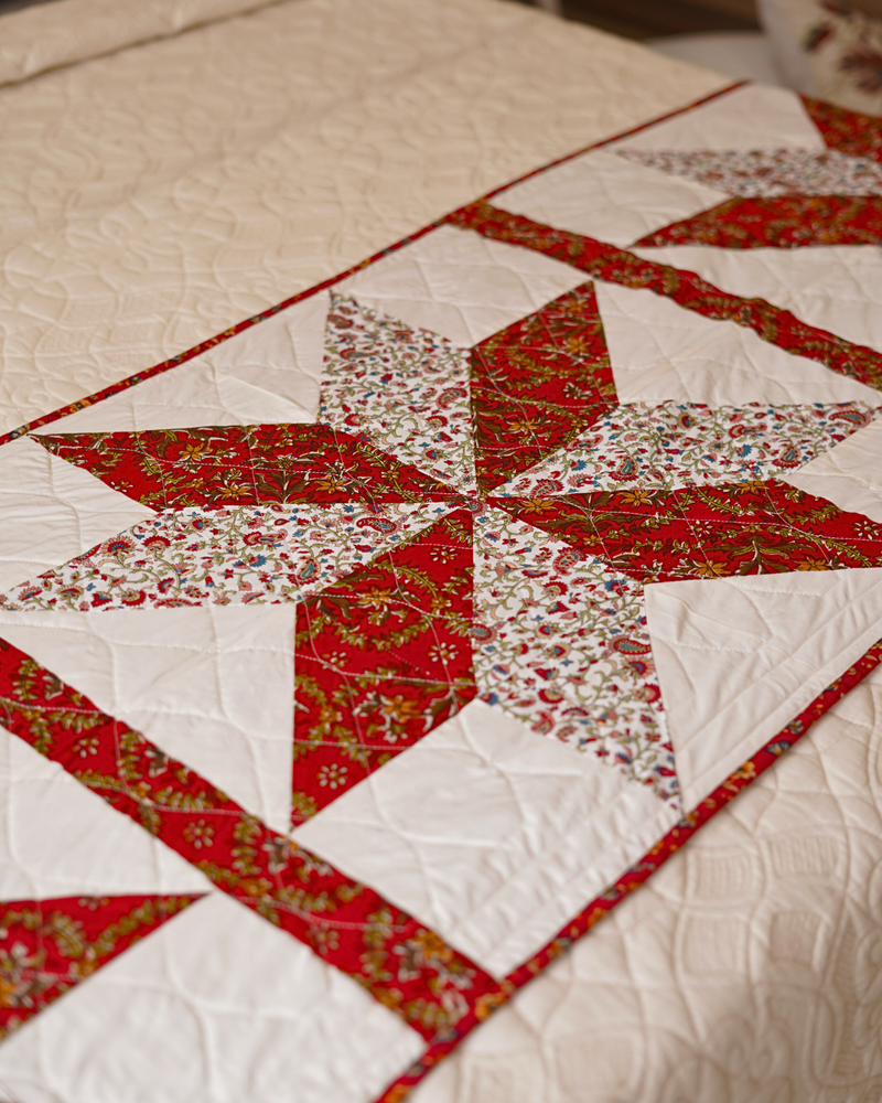 Elegant Pink Star Patchwork Quilted Bed Runner