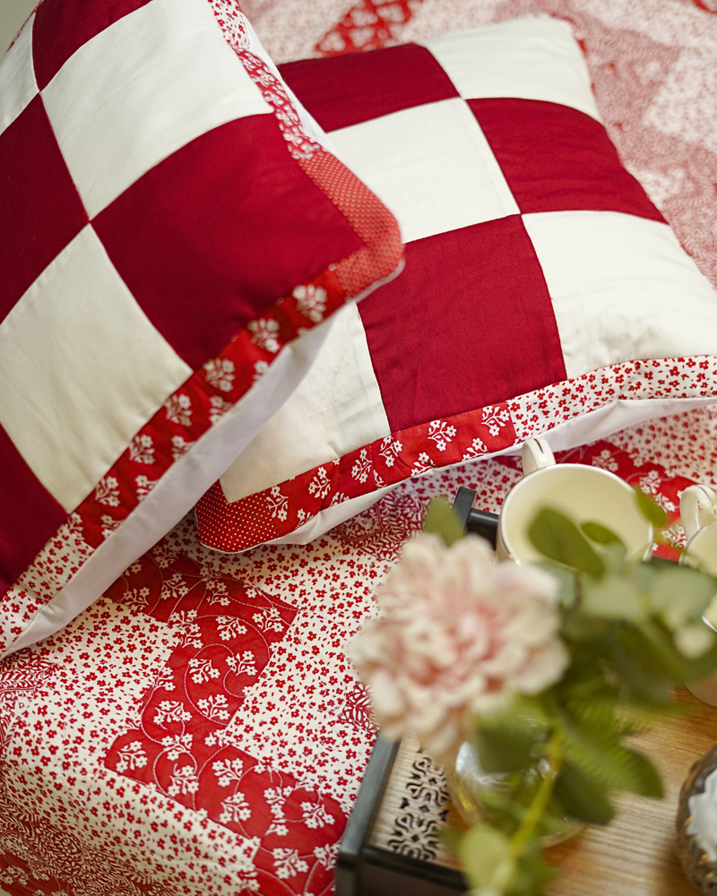 Cozy Red & White Chevron Quilted Bed Set with Shams