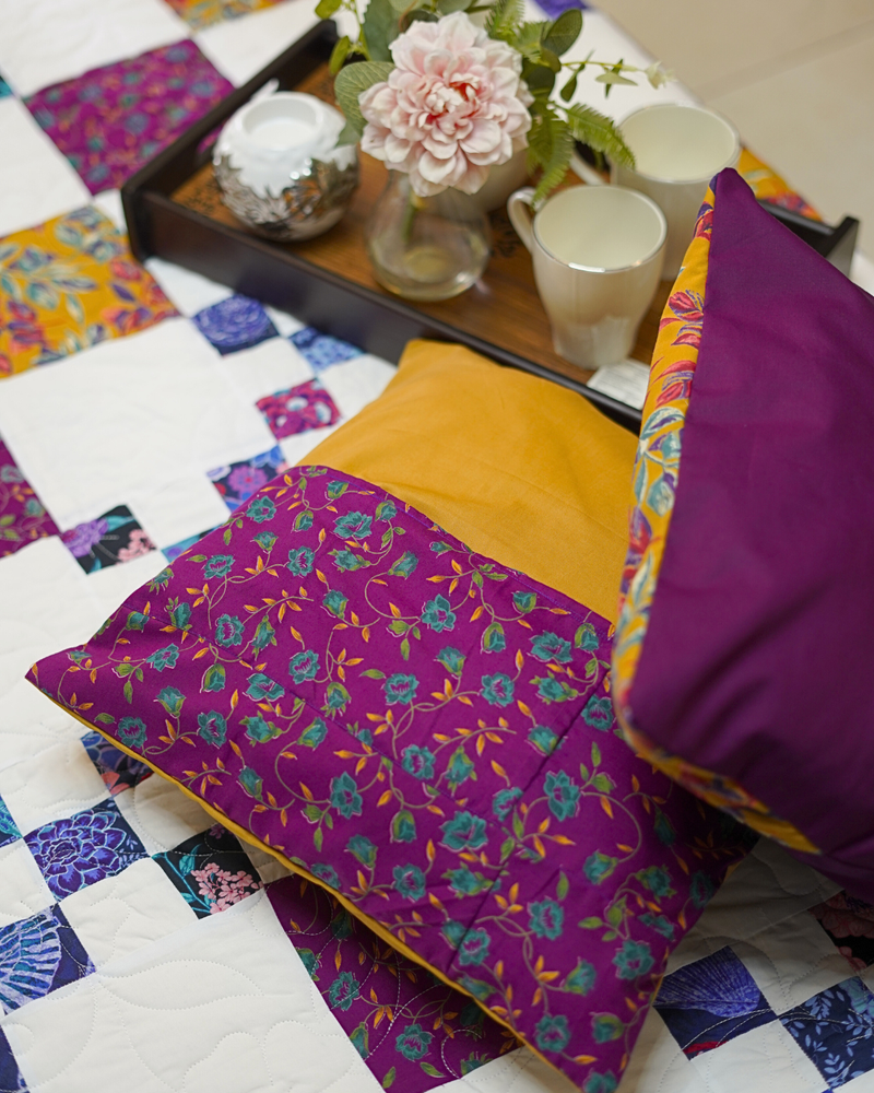 Modern Mosaic Patchwork Quilt Set with Shams