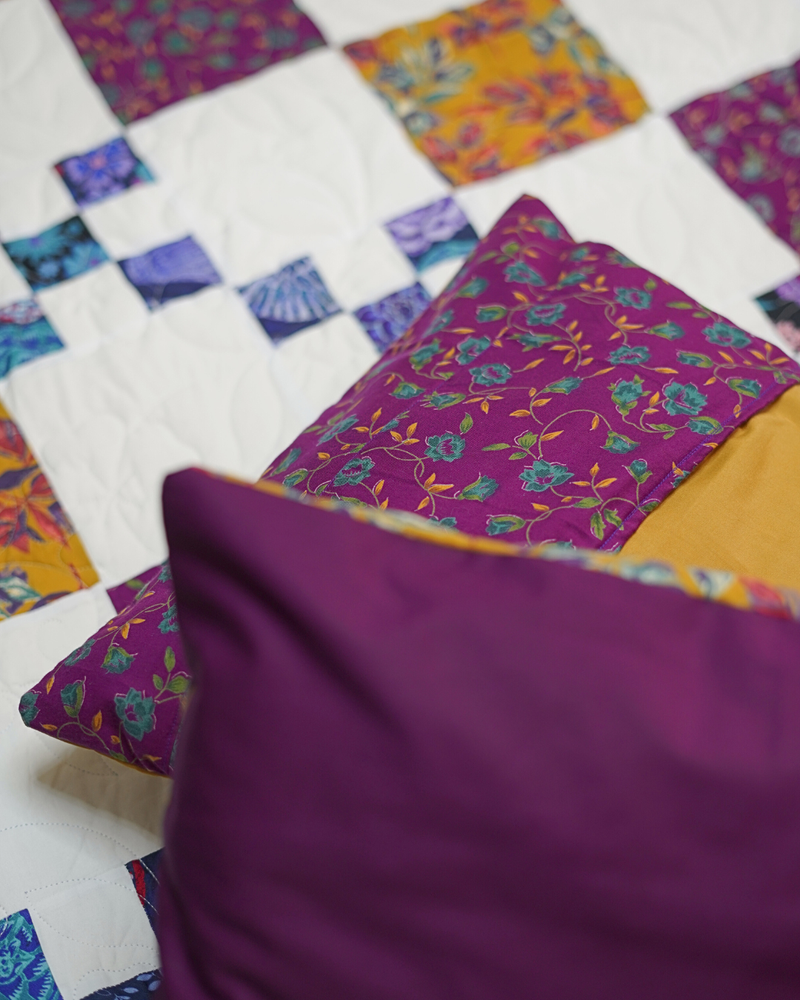 Modern Mosaic Patchwork Quilt Set with Shams