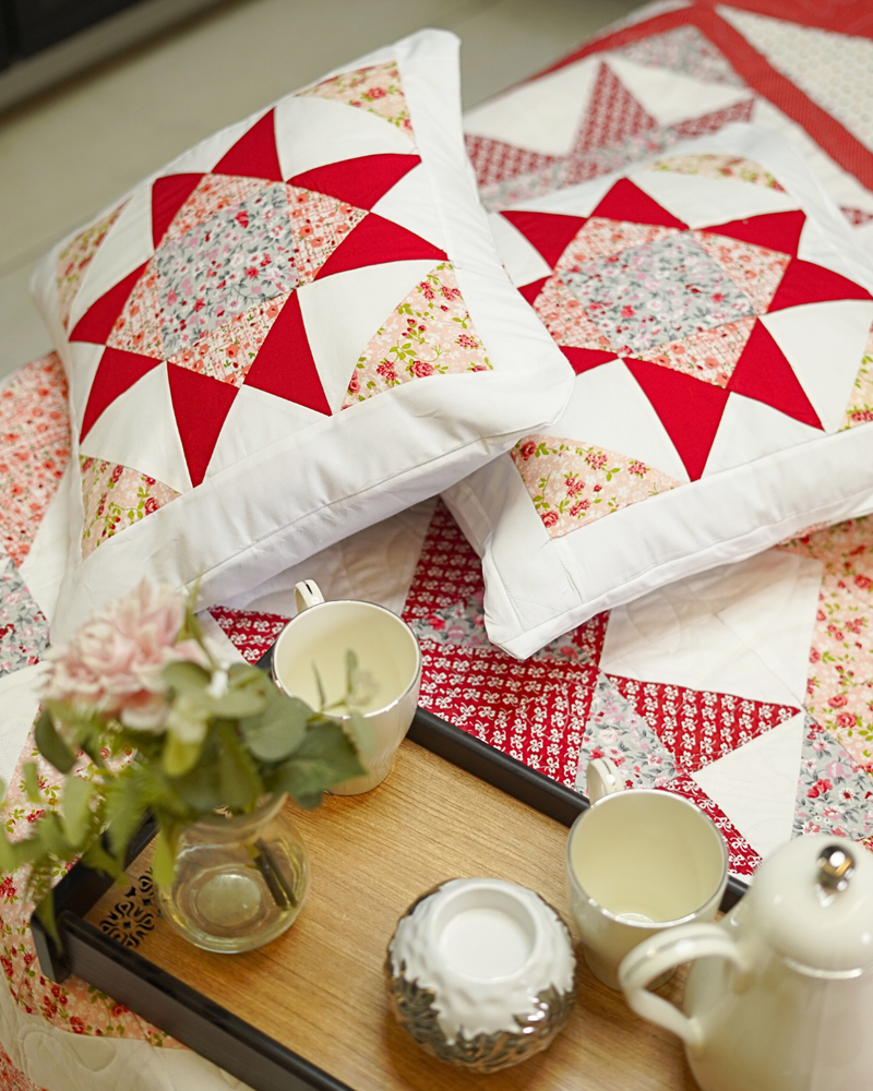 Red & White Star Quilt with Shams